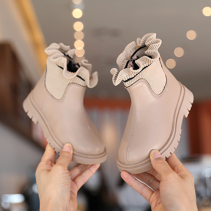 Bottes antidérapantes à volants beiges