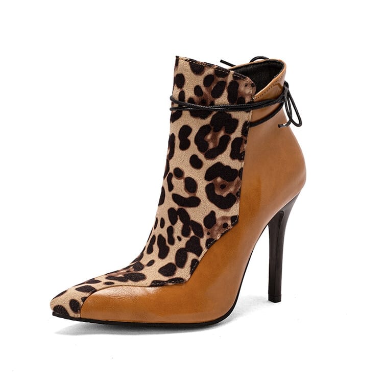 Bottines motif panthère à talons aiguilles