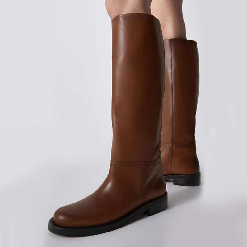 Bottes droites élégantes pour femme