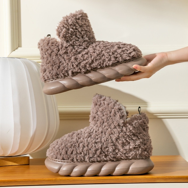 Bottes modernes en peluche chaude d'hiver pour femmes