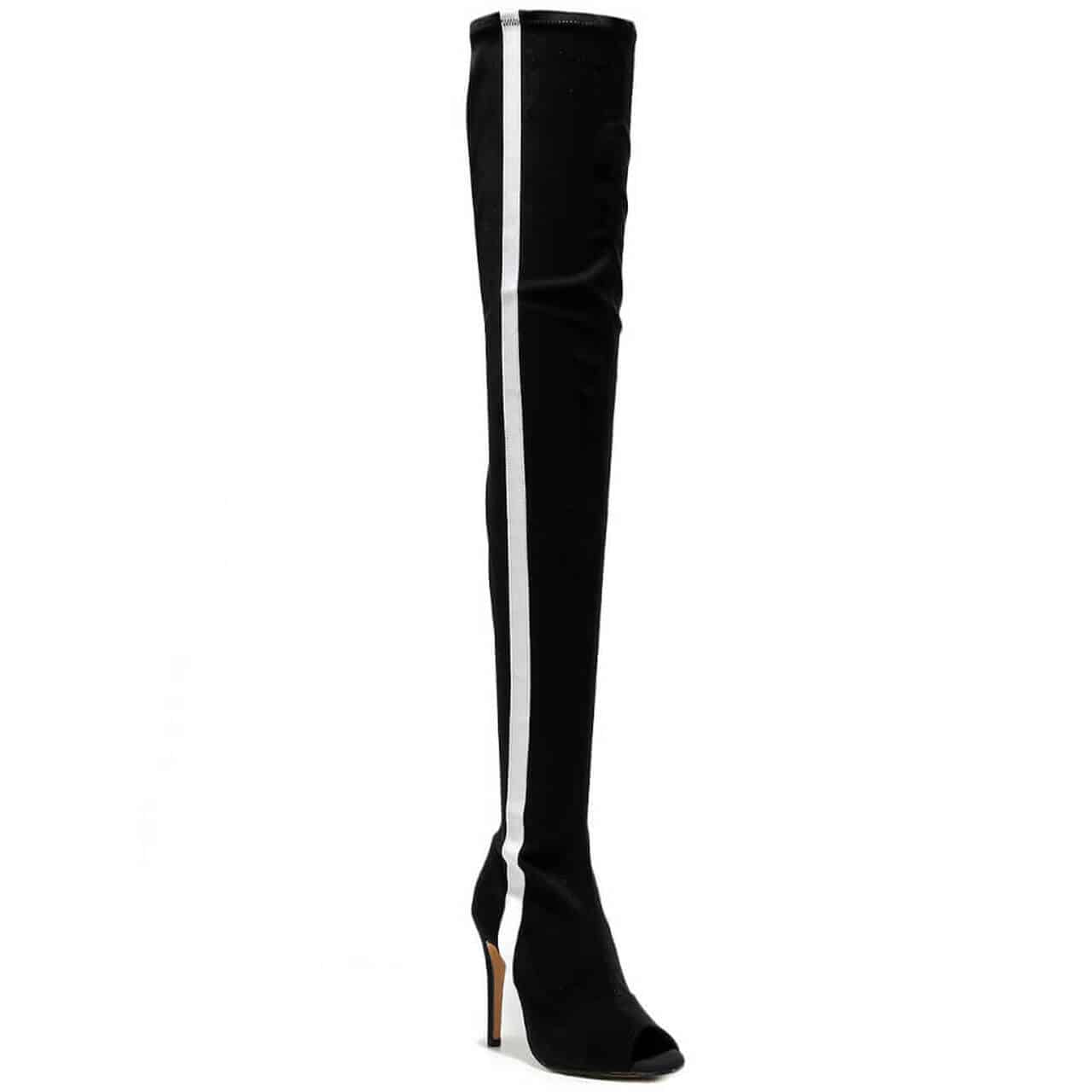Bottes d'été noire ouvertes avec talons aiguilles
